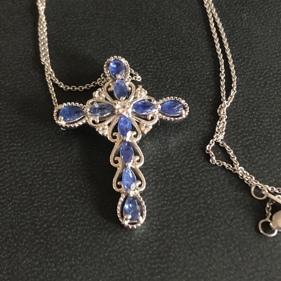 Blue sapphire and Diamond cross necklace - Picture 2 of 10